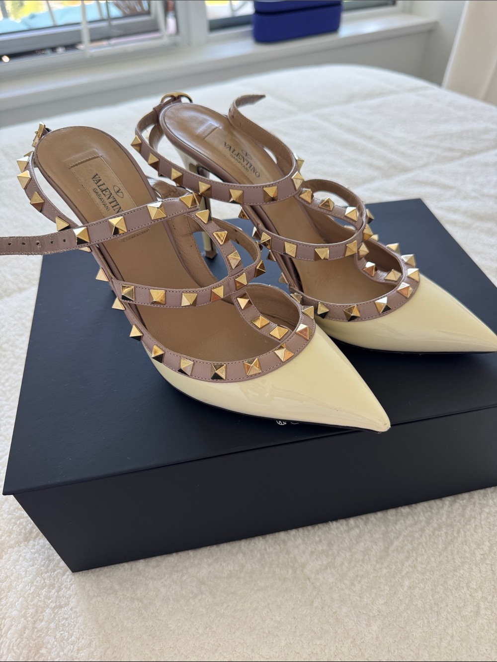 Authentic Valentino Rockstud Heels
